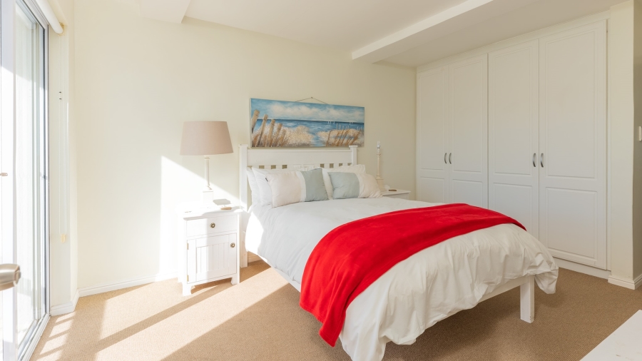 To Let 3 Bedroom Property for Rent in Struisbaai Western Cape